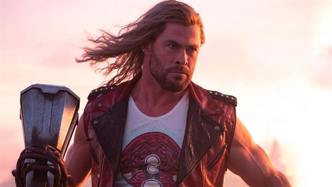 You are currently viewing Chris Hemsworth’ten Thor: Love and Thunder İtirafı: “Çok Aptalca Oldu”