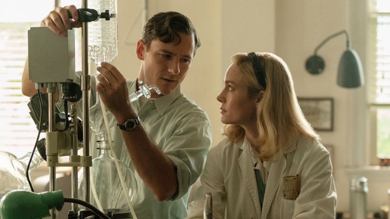 You are currently viewing “Lessons In Chemistry”: Brie Larson Başrollü Mini Diziden İlk Fragman Yayınlandı