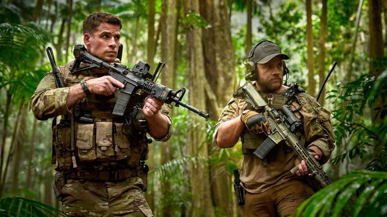 You are currently viewing Liam Hemsworth ve Russell Crowe’lu “Land of Bad”den Fragman