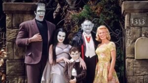 Read more about the article 1960’ların İkonik Dizisi “The Munsters” Yeniden Çekiliyor